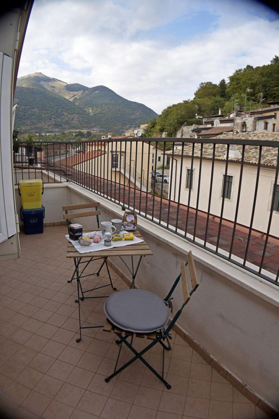Casa Vacanze Donna Lucia Castel Di Sangro Eksteriør billede