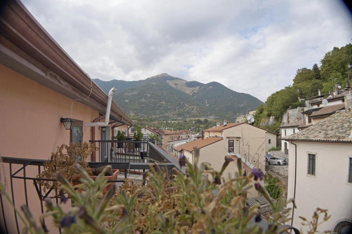 Casa Vacanze Donna Lucia Castel Di Sangro Eksteriør billede